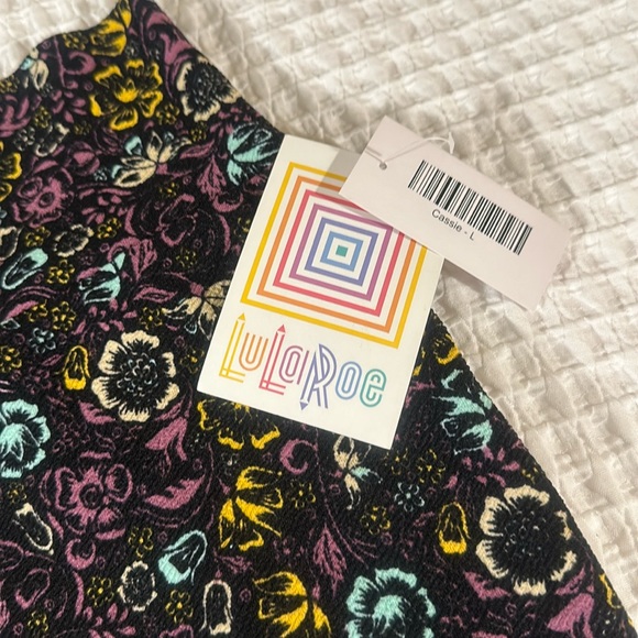 LuLaRoe Women’s Cassie Pencil Skirt/Size: L /Color: Multi Floral Print (NWT) - Picture 2 of 7